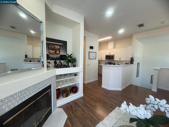3rd image of 3905 Coyote Cir