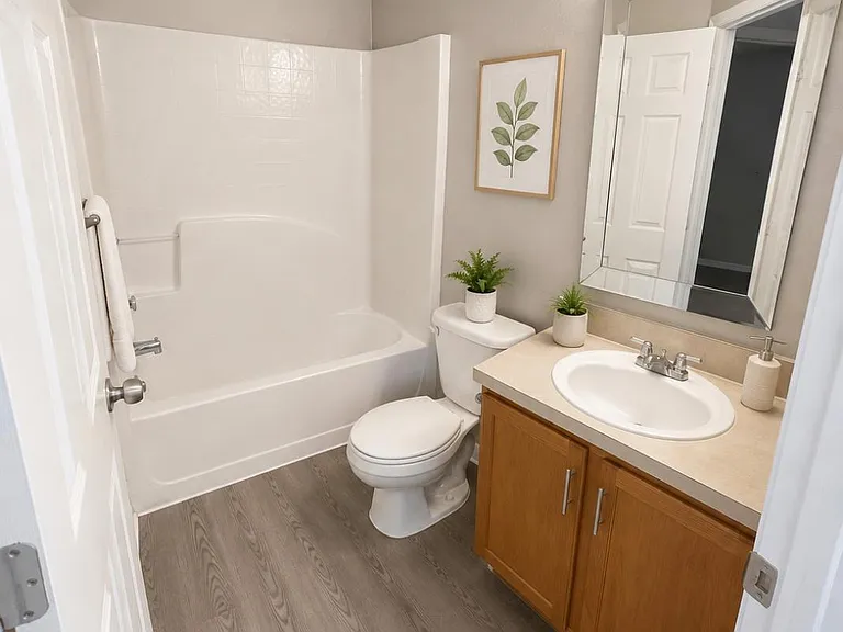 540 Royal Ridge Dr — Photo 16