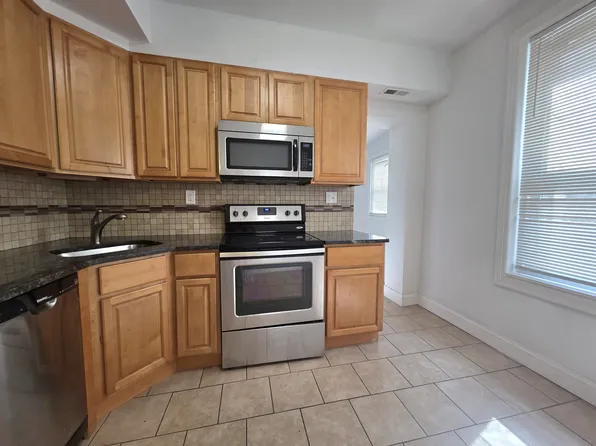 4024 Green St APT 1, Philadelphia, PA 19104