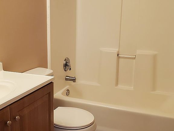 Full bath on 2nd floor