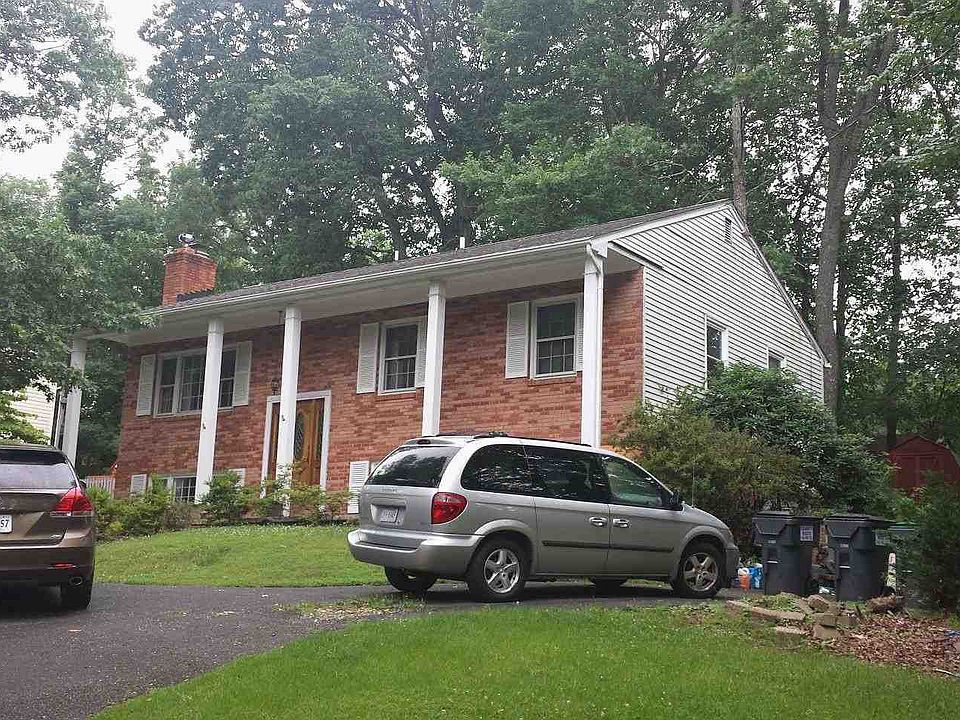 1st image of 1007 Columbus Dr