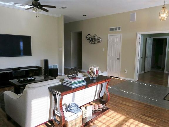 4th image of 2083 S Old Orchard Ln