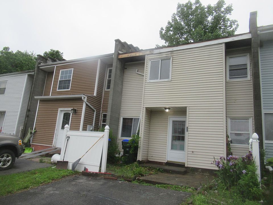 1st image of 36 Sandburg Court