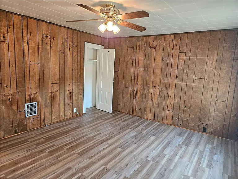 2212 Cronemeyer St — Photo 24