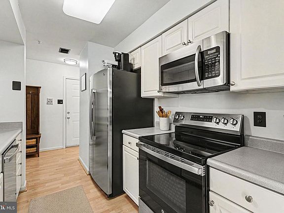 2nd image of 2925 Katewood Ct #5