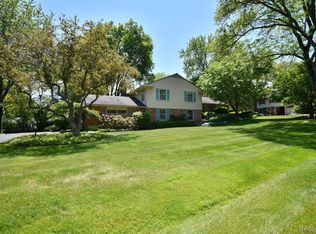 1010 Rock Spring Rd, Bloomfield Hills, MI 48304