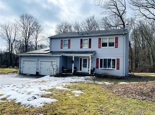 8 B Ln, Waterford, CT 06385