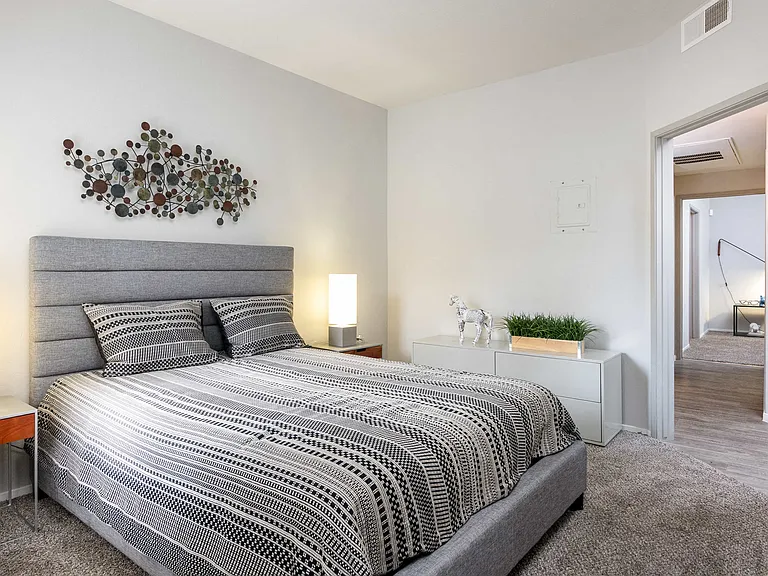 Ventana Canyon Apartments — Photo 16