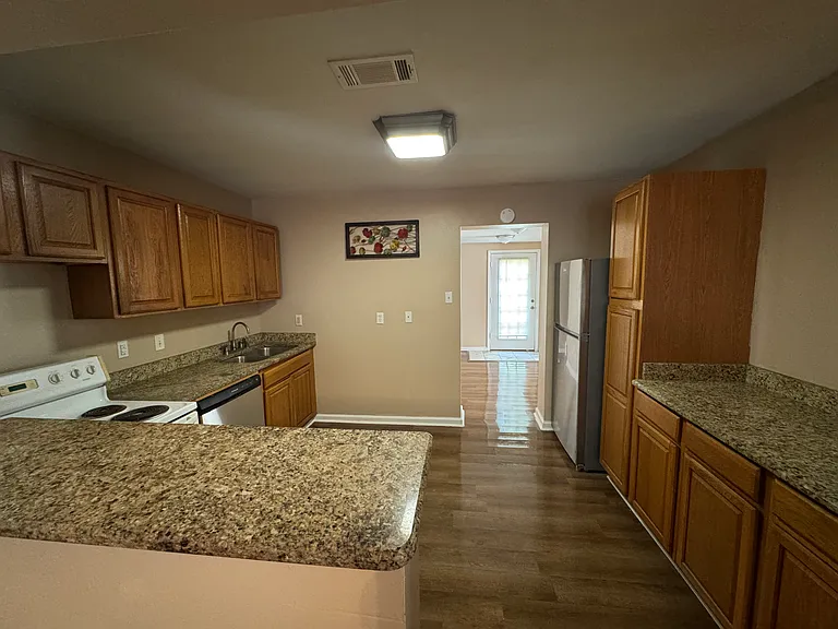 3222 Carey St — Photo 3