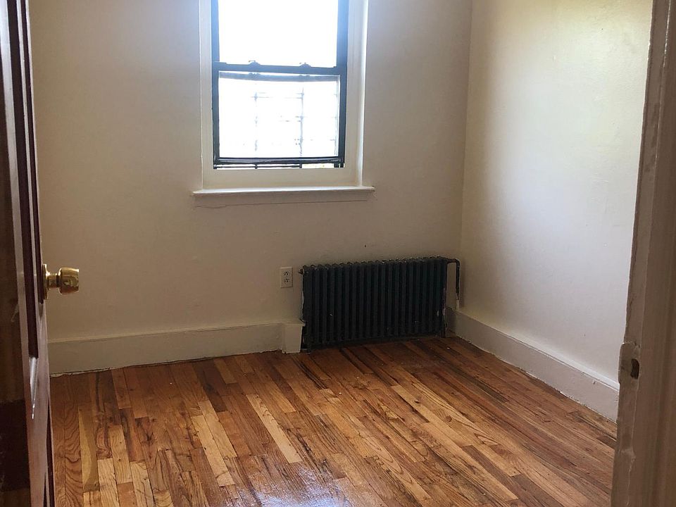2nd image of 542 Taylor Ave #3