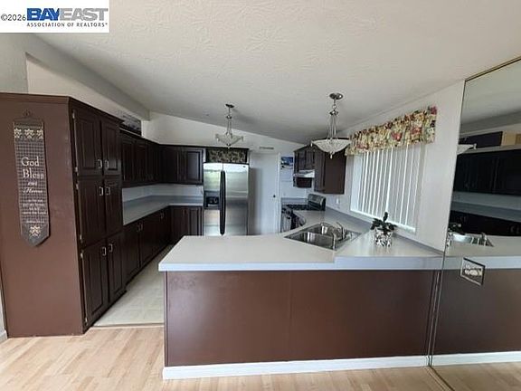 4th image of 23 Palm Dr