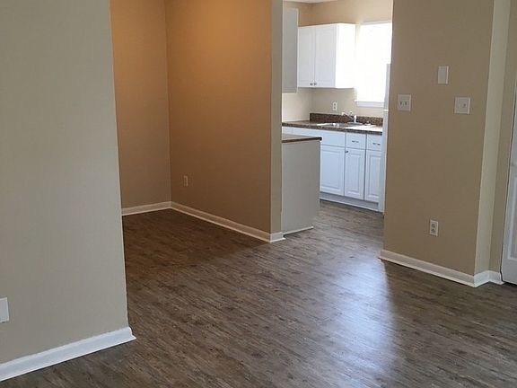 3rd image of 3719 Turnpike Rd APT 101