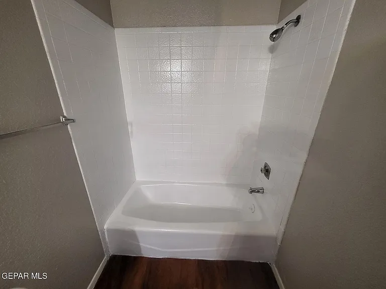 5209 Carousel Dr #6 — Photo 10