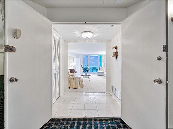 4th image of 1340 S Ocean Boulevard #2009