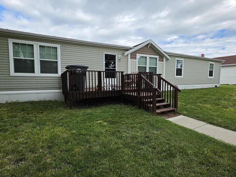 1st image of 207 Hanks St
