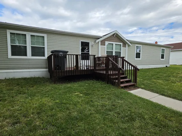 207 Hanks St, Grenora, ND 58845