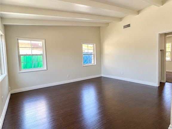 4th image of 1452 Holly Ave