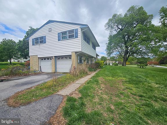 2nd image of 1256 Surrey Rd