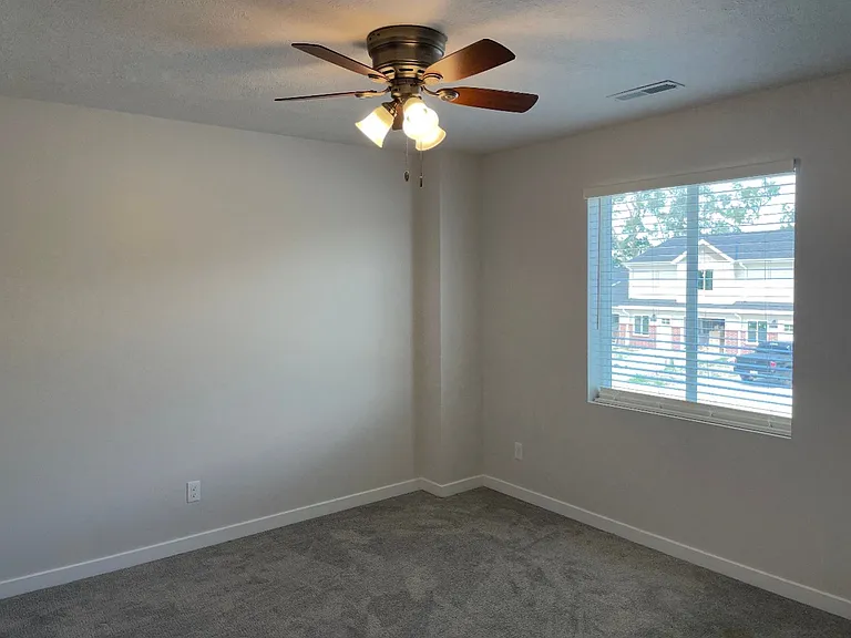 1512-1728 Apple St — Photo 4