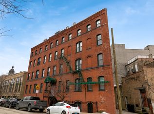 1113 W Fry St #3, Chicago, IL 60642