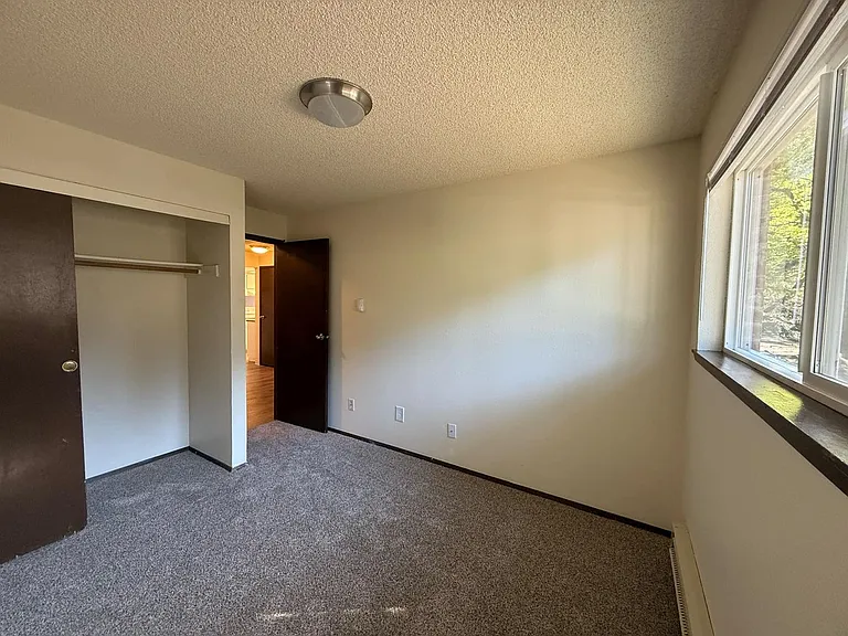 3027 S Orchard St W — Photo 4