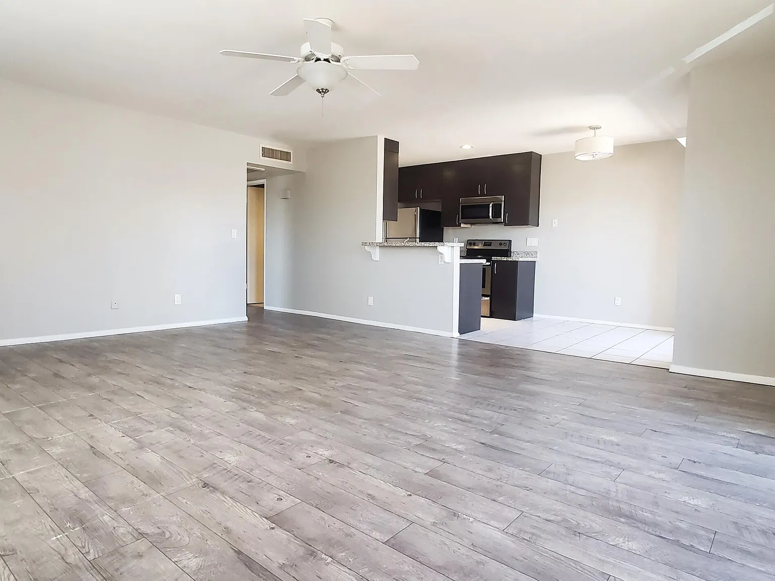 2 bed, 1.0 bath, 1036 sqft, $1,375 — Photo 2