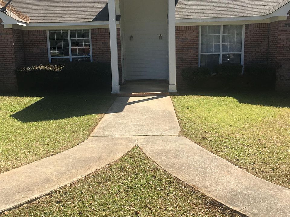 2nd image of 3928 Rodnor Forest Ln APT A