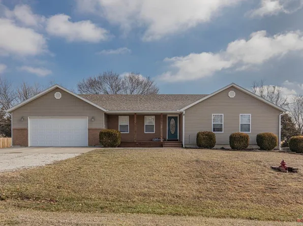 207 Cherry Ln, Cole Camp, MO 65325