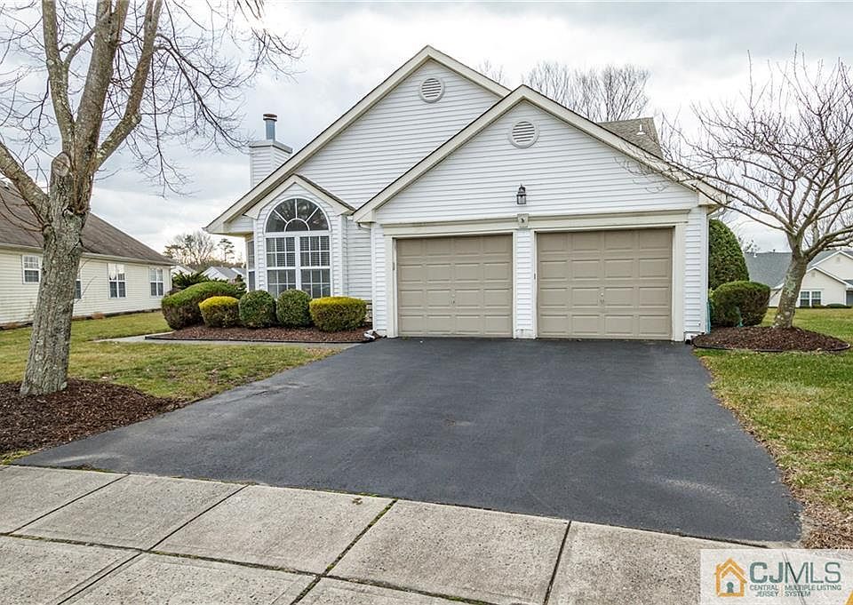 1st image of 2631 Falcon Ln