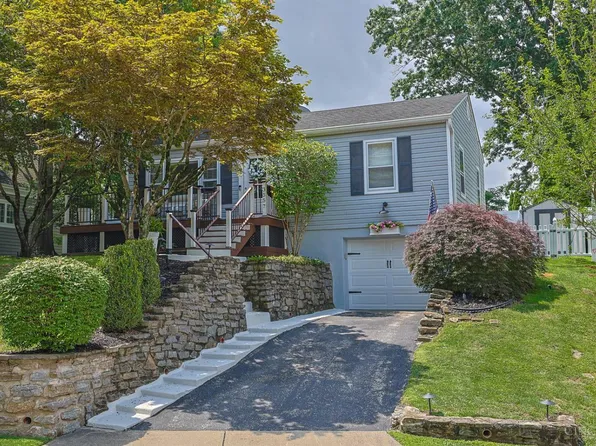 3557 Grandin Rd, Cincinnati, OH 45226