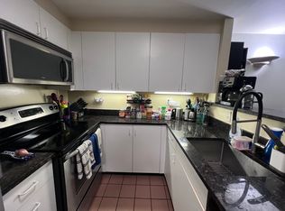 1752 Swann St NW APT 1/2, Washington, DC 20009