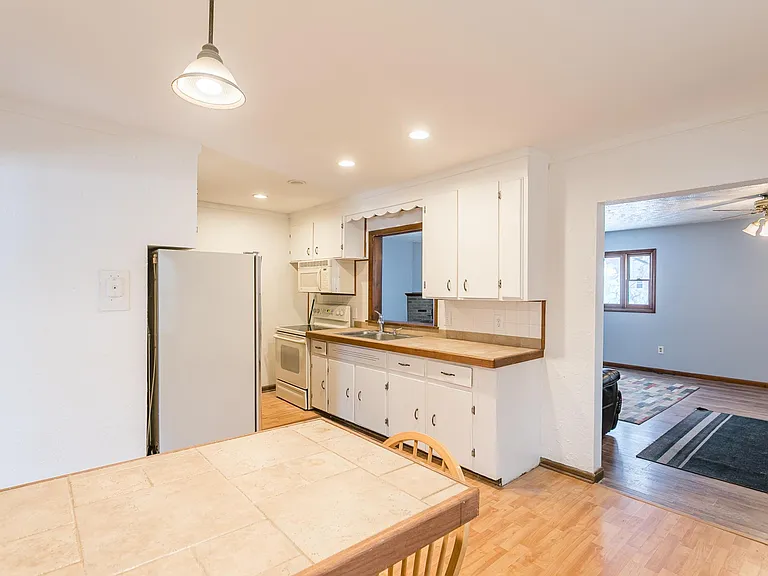 120 Weston Rd — Photo 15