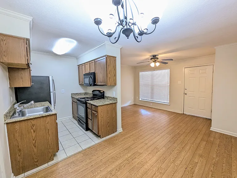 10286 W Winston Ave #7 — Photo 4
