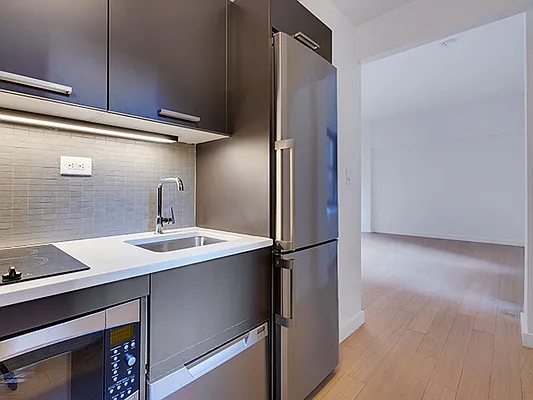 Rented by Manhattan Realty Group | media 4