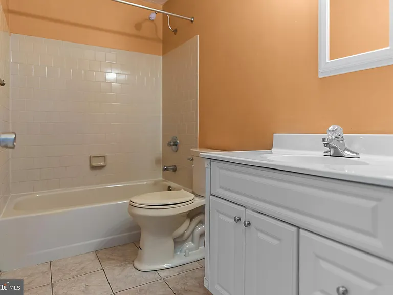 8514 Rheims Ct — Photo 22