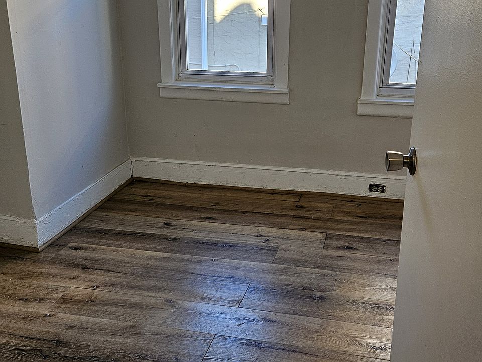 Back bedroom