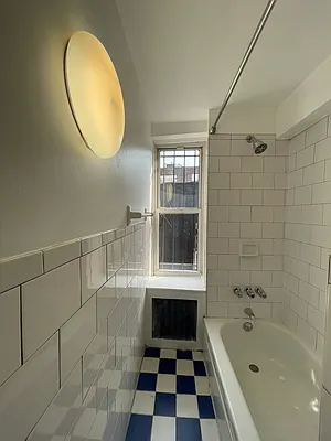 Rented by Compass | media 21