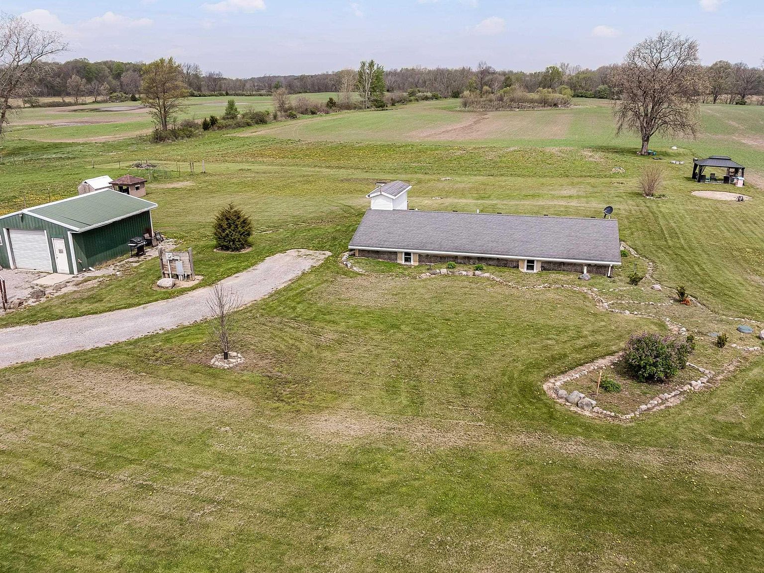 Auburn  酋長sporeling③ 1917 County Road 28, Auburn, IN 46706 | Zillow