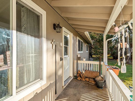 5th image of 7994 E Evans Creek Rd