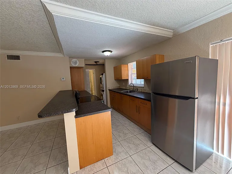 1702 McKinley St #4 — Photo 24