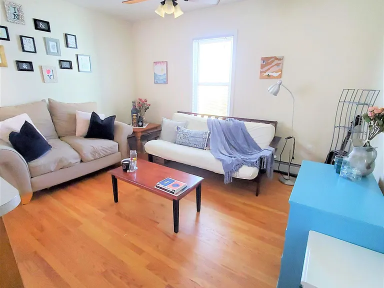 389 Columbia St #2 — Photo 9