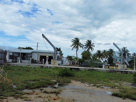 3rd image of 93 N Conch Ave