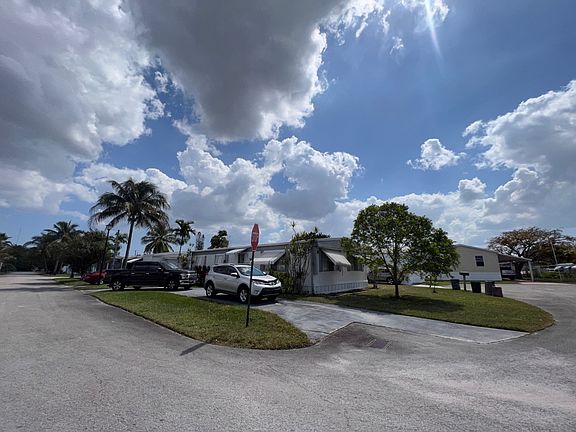 2nd image of 5270 SW 35th St #17-13