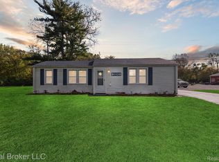 28043 Goddard Rd, Romulus, MI 48174