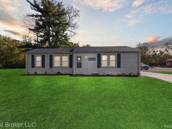 28043 Goddard Rd, Romulus, MI 48174