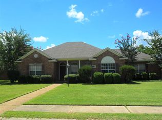 203 Kirkwood Dr, Clinton, MS 39056