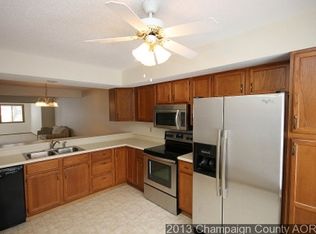 2001 Eagle Ridge Ct, Urbana, IL 61802