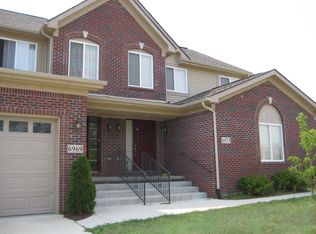 6923 Venus Dr, Troy, MI 48085