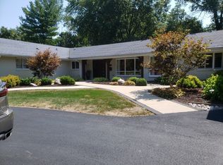 1915 Cloud St, Bloomington, IL 61701