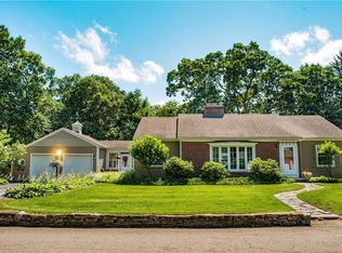 272 Potters Ave, Warwick, RI 02886